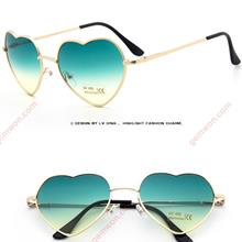 Outdoor Vintage Metal Love Sunglasses，Peach Heart-shaped Sea Glasses,Women,Up Green Down Yellow Glasses 014