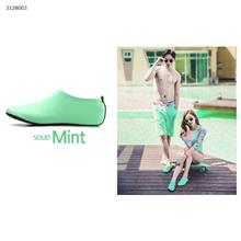 Anti-slip soft beach shoes men and women couples diving shoes solid color outdoor swimming upstream non-slip shoe covers (size XL green) Outdoor Clothing WD-O014